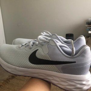 Nike Grey and Lilac running shoe (Women size 7.5)